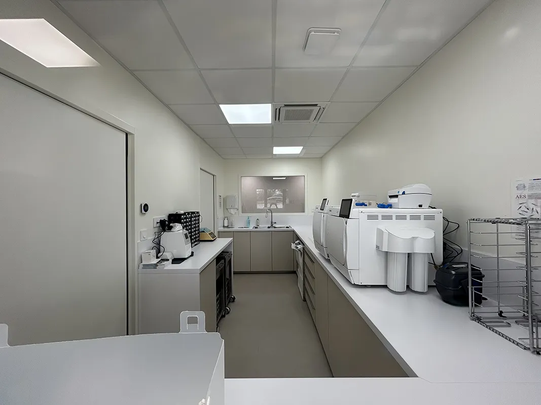 aube du sourire salle de sterilisation (2)